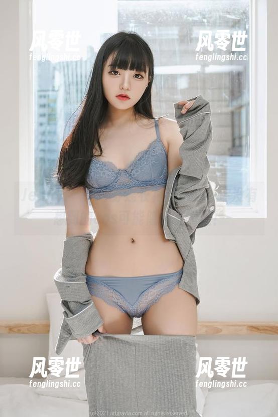 Jenny(정제니)穿连衣裙的同时，你没有想到的cos可能隐藏在哪里！