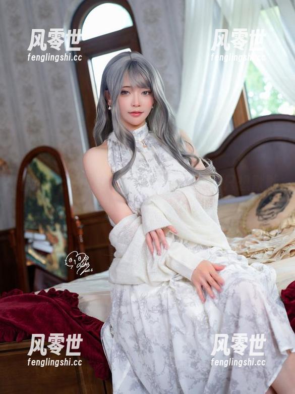 Machi马吉 看到Machi马吉的吊带造型,我只想默默收藏美图……