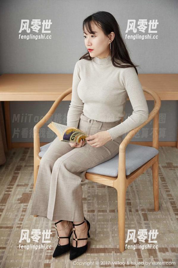 MiiTao蜜桃社 - 月音瞳的女仆写真，图片看得我都想撩她的围裙了，但这算不算越界？