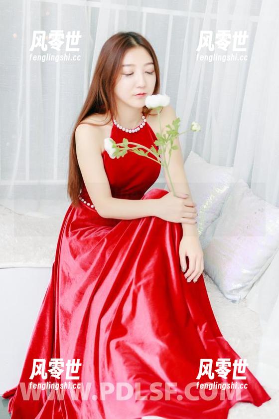 PDL潘多拉-Ellie艾栗栗 PDL潘多拉 - Ellie艾栗栗的体操服美图合集,身姿绰约间我倒也忘了锻炼这事。