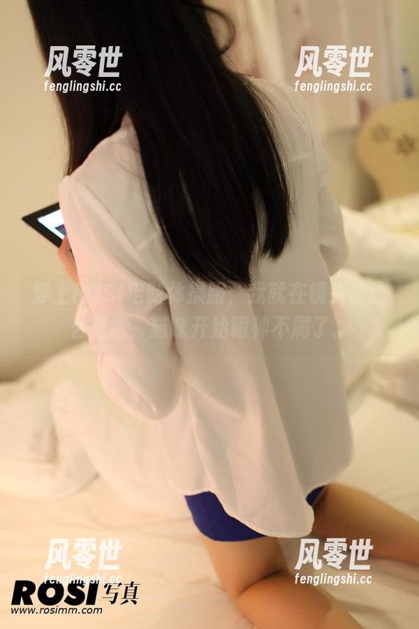 穿上ROSI定制体操服，我就在镜头前这么晃悠，猫咪开始眼神不屑了。