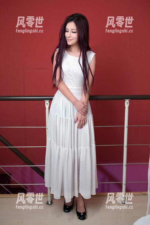 TuiGirl推女郎 - 下载哈尼宝宝社交媒体上的体操服图包，小心，这不止只是图。