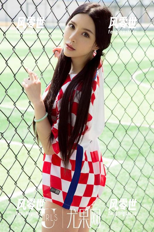 UGirls尤果网 - 照片里的学姐温鈊怡，今天又向我展示了什么叫‘优雅’！