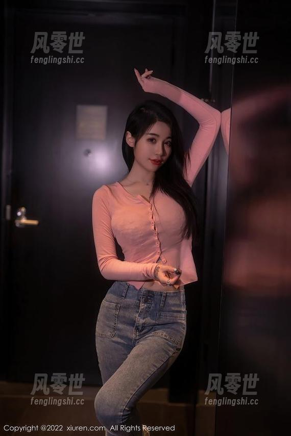 Xiuren秀人网-Nancy小姿 Xiuren秀人网 - 定制的眼镜写真,给Nancy小姿的视角加点佐料!