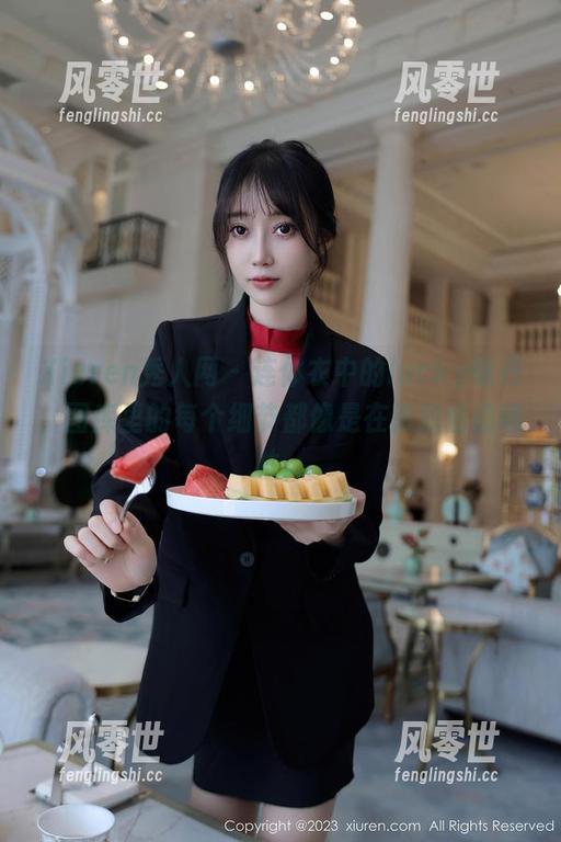 Xiuren秀人网-lucky咏丹 Xiuren秀人网 - 连体衣中的lucky咏丹,图库里的每个细节都像是在跟我偷偷嘀咕。