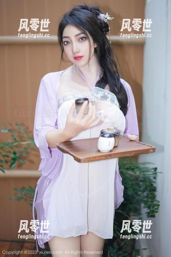 Xiuren秀人网-伊一Moon Xiuren秀人网 - 户外写真,伊一Moon教你如何边拍照边躲避蚊子,最新最强攻略!