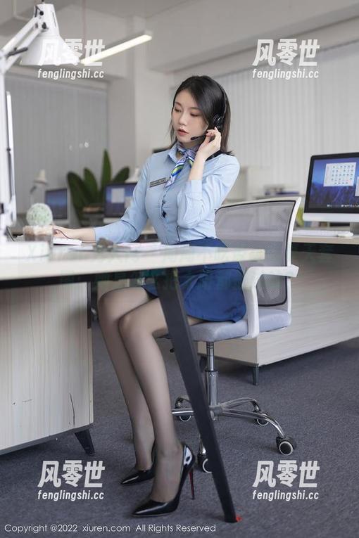 Xiuren秀人网 - 周周不吃香菜的夏天套图：她是怎么把太阳都盖过的？