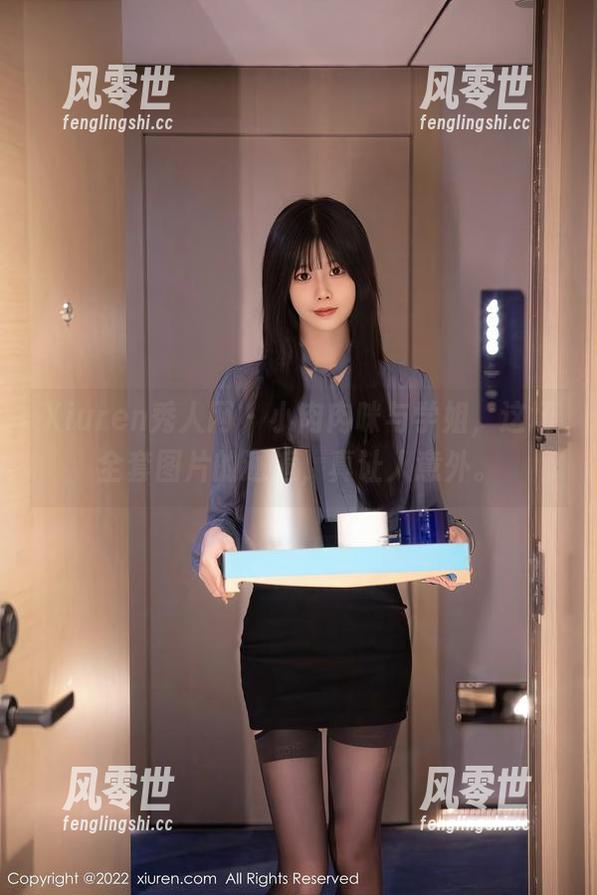 Xiuren秀人网 - 小肉肉咪与学姐，这场全套图片的邂逅，真让人意外。