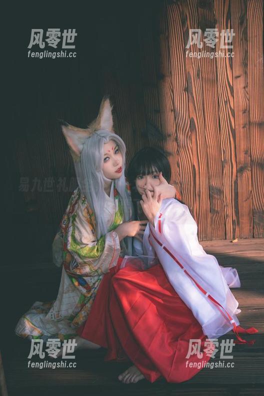 一北亦北 易九世礼服全集:一北亦北说,穿得华丽,心也要飞起来!