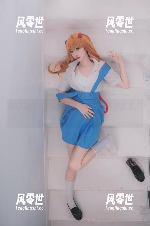 南桃Momoko 浮华之外——南桃Momoko精选作品集,带你走进她的小世界