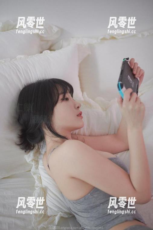 姜仁卿(강인경)的红裙高清写真：一不小心，我好像也穿上了幻想的红裙！