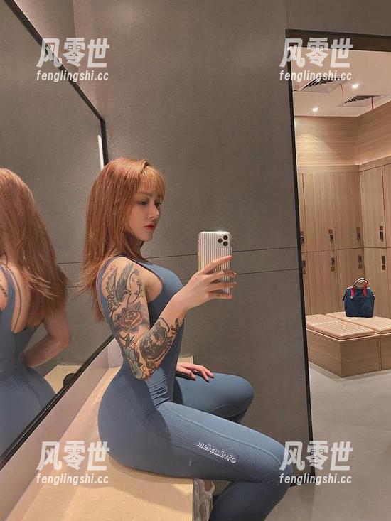 宋昱欣 微密圈 - 宋昱欣的制服套图:这一身我可是认真搭配的呀!