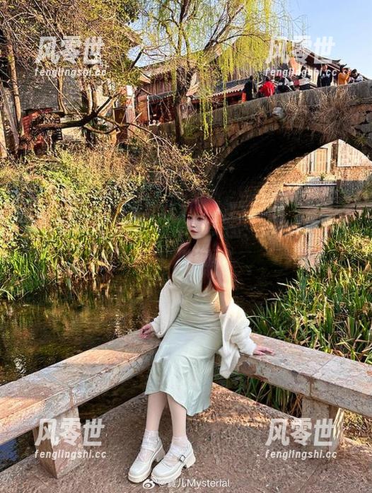 宝儿mysterial日常的美图：这COS是要挑战极限吗？