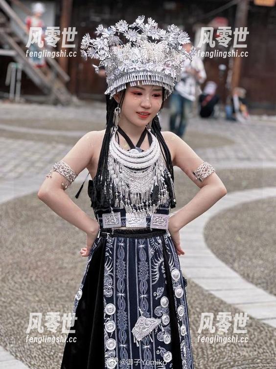 御子Yumiko 一件皮衣,一个御子Yumiko,带你领略免费作品的超现实