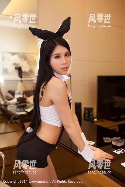 推女神-梓萱Crystal 推女神 - 写真分享背后:这是一个让梓萱Crystal心甘情愿的独家旅拍旅程。