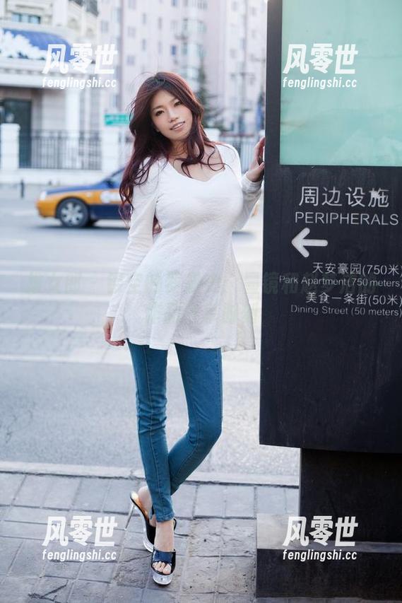 推女郎-赵梦洁 推女郎 - 镂空的罗曼史:墨镜和赵梦洁的作品分享时刻