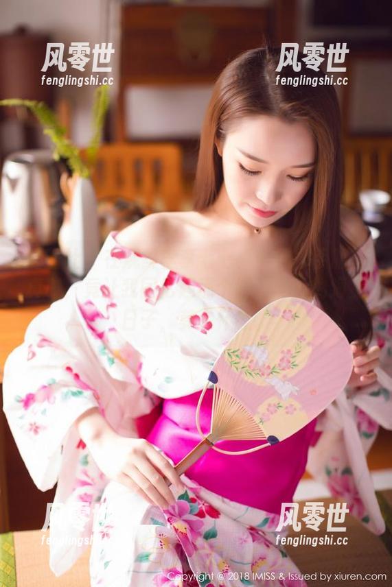 爱蜜社 - 在观察李李七七喜喜的水手服写真时，竟让我回忆起那个万里无云的海上日子，莫名怀念。