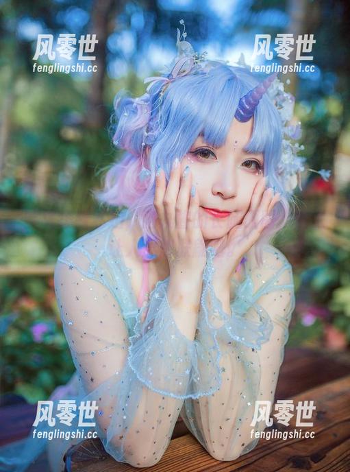 猫九酱 暗搓搓看私拍,猫九酱的长腿原图,也太让人浮想联翩吧。
