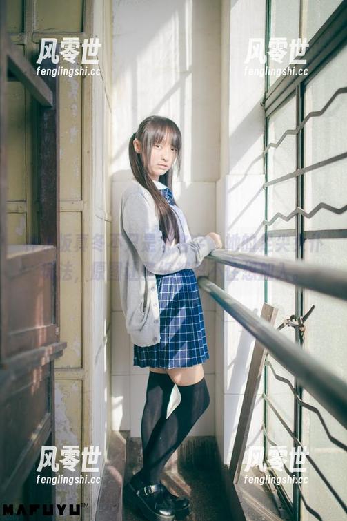 神乐坂真冬 神乐坂真冬不只是个名字,她的足尖女仆玩法,原图让壁纸都忍不住想加入。