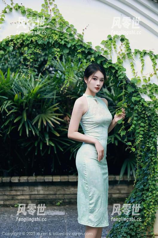 秀人网 - tina_甜仔与牛仔裤，定制写真碰撞出不可思议的火花！