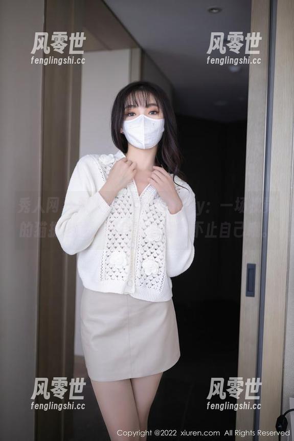 秀人网-小蛮妖_honey 秀人网 - 双人小蛮妖_honey:一场视觉的猫捉老鼠,图包里有趣的不止自己哦。