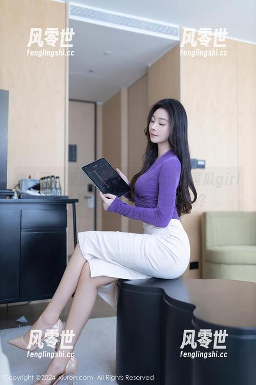 秀人网 - 美图观察：男生想看拍黄瓜girl的JK照片，女孩的反应如何？