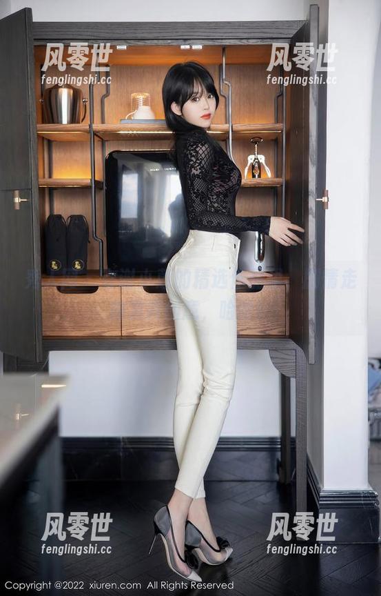 秀人网 - 在谢小蒽的精选作品里，剧情走向发挥创意，哈哈！
