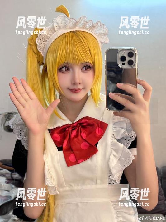 秋山AkI 秋山AkI的厨娘写真,气质一点也不油腻。