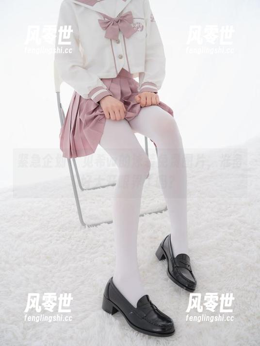 紧急企划-见希w 紧急企划 - 见希w的泳装免费图片,准备好大开眼界了吗?
