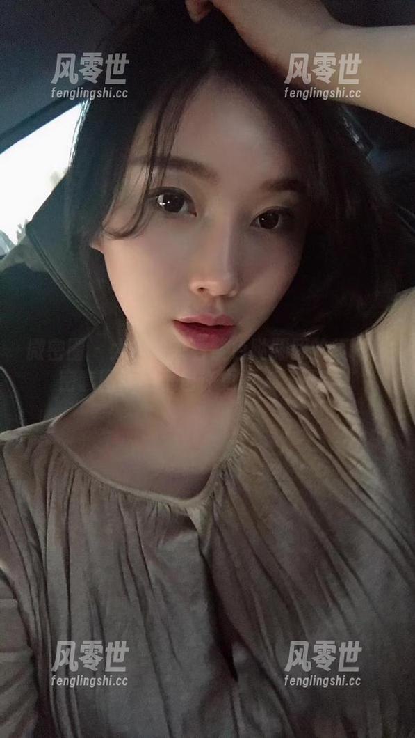 微密圈 - 大家快来看紫色哒豚豚的模糊秘密套图，暗示也许更撩人，啧啧。