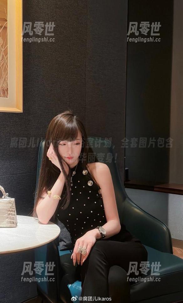 腐团儿Ikaros 腐团儿Ikaros的浴室计划,全套图片包含水的华丽变身!