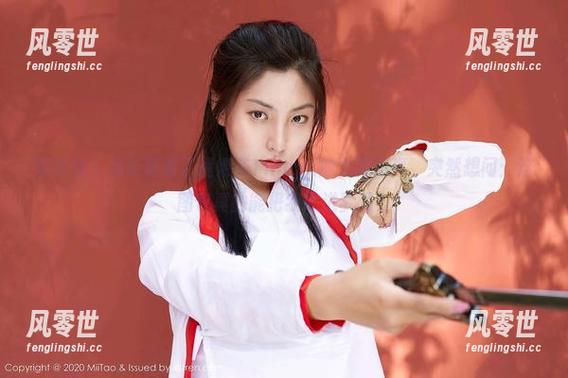 蜜桃社 - 我认真看了缇娜美Tinami的女孩写真，突然想问：这图包真的能把我带进梦吗？
