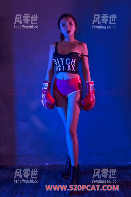 轰趴猫 - 美图直击内心：可乐Vicky的无圣光内衣真不简单。