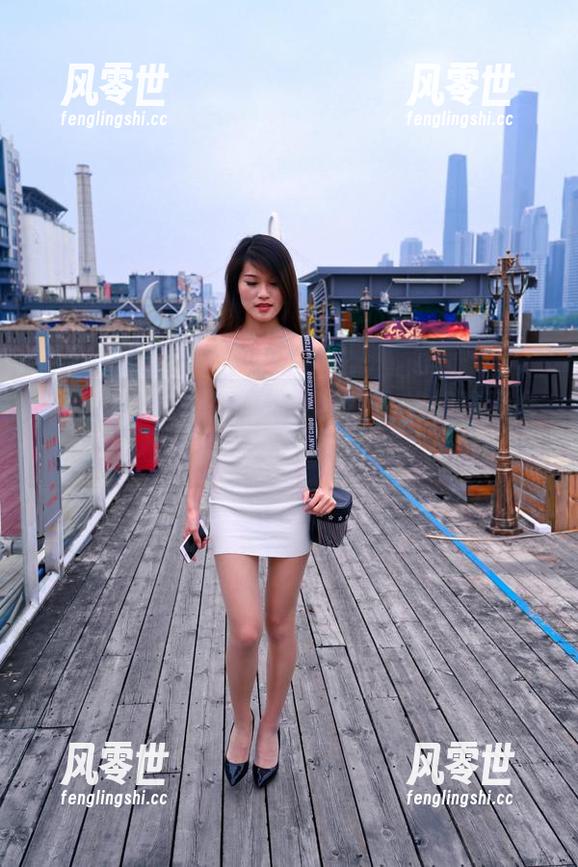 魔镜街拍 只想说,魔镜街拍的紧身裤小姐姐真适合放在网盘里看啊。