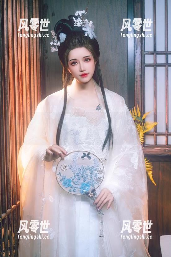 鹿八岁baby猫咪系列合集，豹子都要嫉妒的可爱照片
