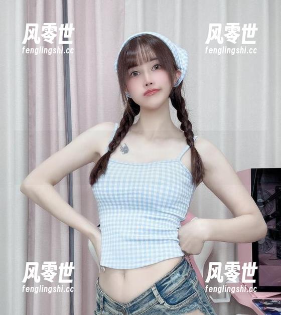 鹿八岁baby 鹿八岁baby最新女神cos,画风不太一样但是嗨翻全场!