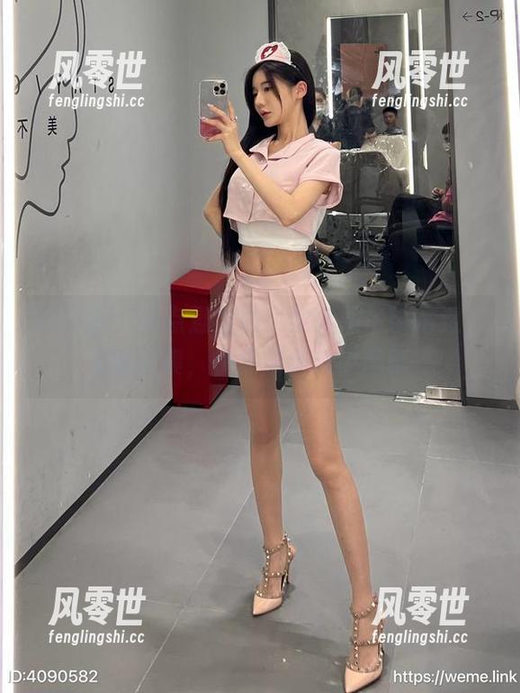 微密圈 - 搞点悬念啦！黎允熙吊带路透，免费图集，快来猜猜其中趣事？